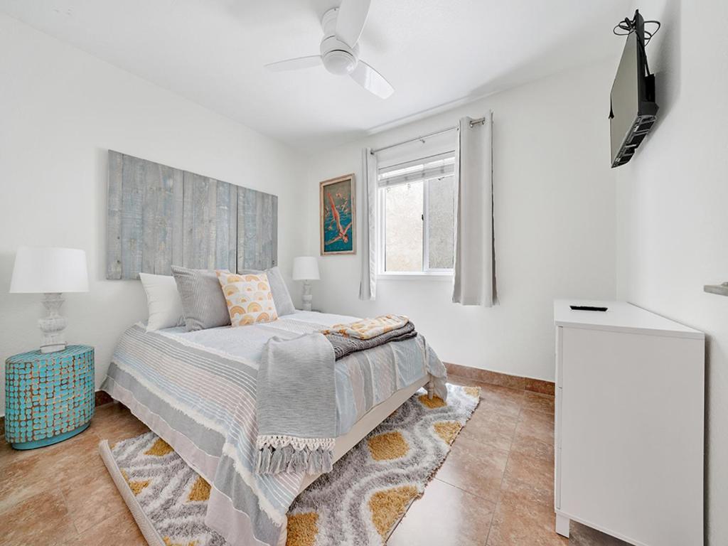 3 Bedrooms Ньюпорт-Бич Экстерьер фото